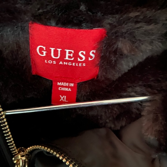 Guess NWOT fur hooded bomber jacket Sz XL. Cozy and warm excellent condition $30 - Picture 6 of 9